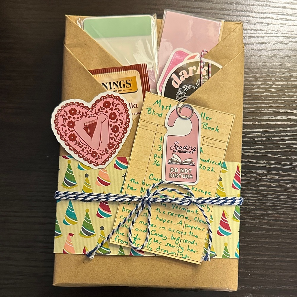 Mystery-Thriller Blind Date w/a Book